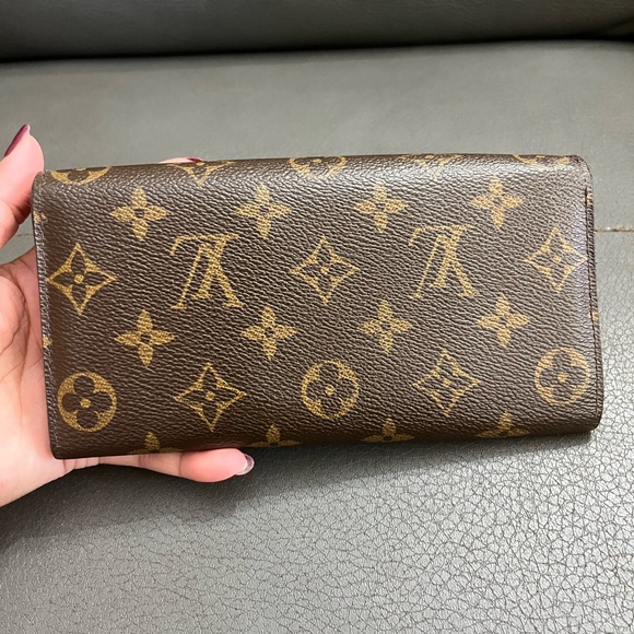 ‼️sold‼️Louis Vuitton Sarah Wallet - Picture 2 of 16